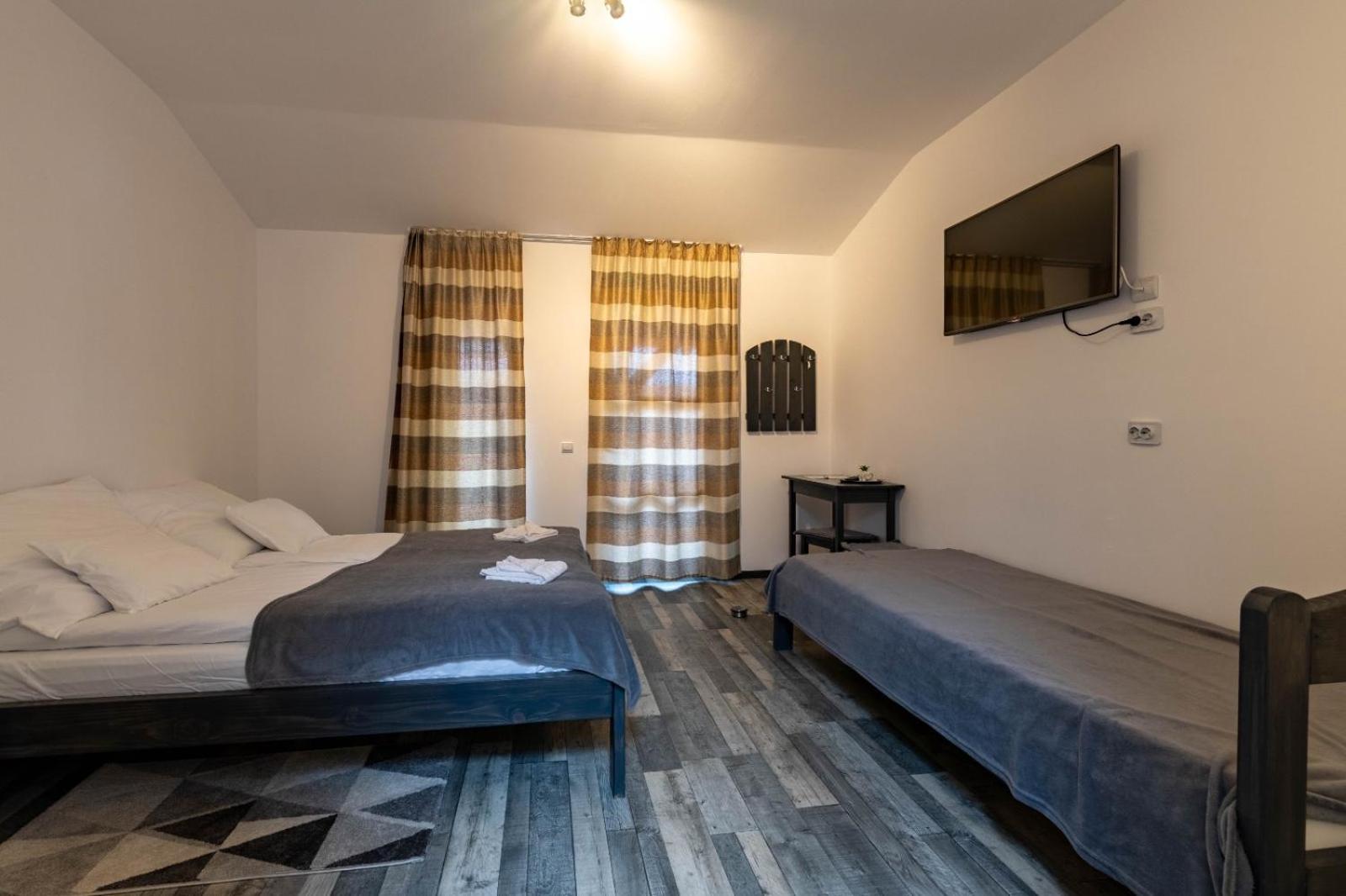 Hotel Happy Nest Luna de Sus  Exterior foto